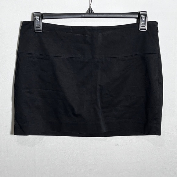 Express Solid Black Mini Skirt Sz 10 - Picture 1 of 9